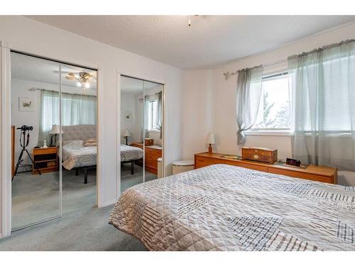 317-100 2 Avenue South, Lethbridge, AB - Indoor Photo Showing Bedroom