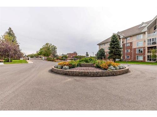 317-100 2 Avenue South, Lethbridge, AB - Outdoor With Balcony