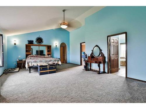 91041 Rge Rd 164, Taber, AB - Indoor Photo Showing Bedroom