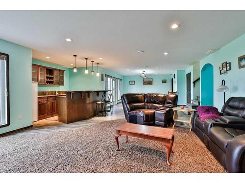 91041 Rge Rd 164, Taber, AB - Indoor Photo Showing Living Room