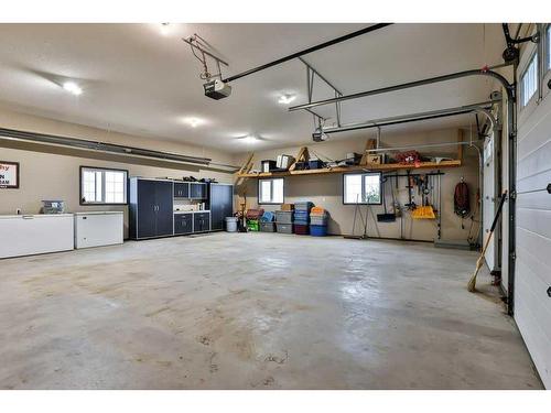 91041 Rge Rd 164, Taber, AB - Indoor Photo Showing Garage