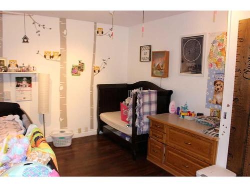 110046 Rg Rd 205, Picture Butte, AB - Indoor Photo Showing Bedroom