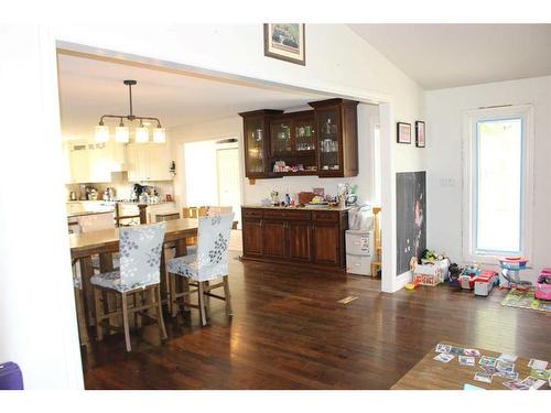 110046 Rg Rd 205, Picture Butte, AB - Indoor Photo Showing Dining Room