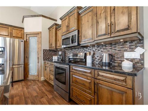 2609 Aspen Drive, Coaldale, AB - Indoor Photo Showing Kitchen