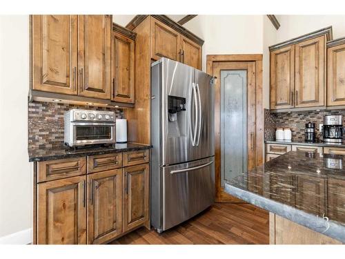 2609 Aspen Drive, Coaldale, AB - Indoor Photo Showing Kitchen