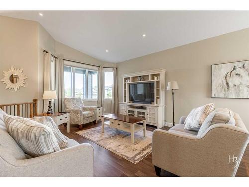 2609 Aspen Drive, Coaldale, AB - Indoor Photo Showing Living Room