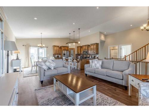 2609 Aspen Drive, Coaldale, AB - Indoor Photo Showing Living Room