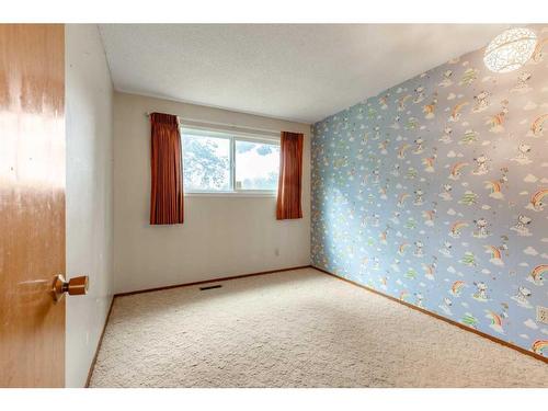 1705 23 Avenue North, Lethbridge, AB - Indoor Photo Showing Other Room