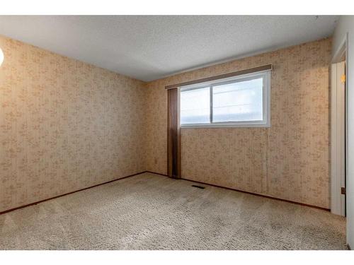 1705 23 Avenue North, Lethbridge, AB - Indoor Photo Showing Other Room