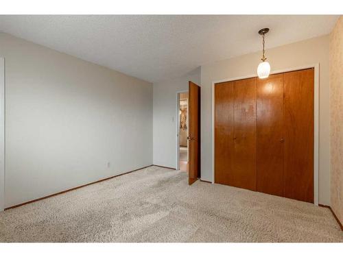 1705 23 Avenue North, Lethbridge, AB - Indoor Photo Showing Other Room