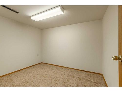 1705 23 Avenue North, Lethbridge, AB - Indoor Photo Showing Other Room