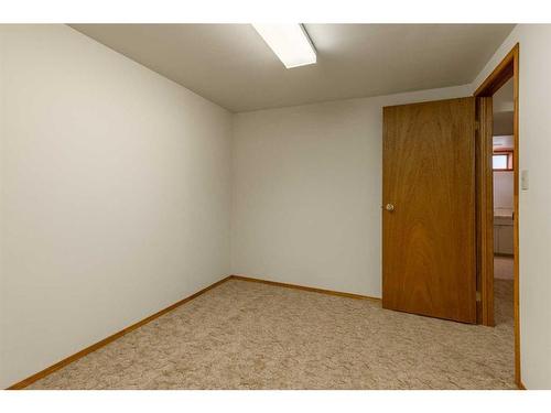 1705 23 Avenue North, Lethbridge, AB - Indoor Photo Showing Other Room