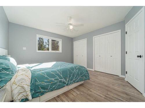 35 Squamish Boulevard West, Lethbridge, AB - Indoor Photo Showing Bedroom