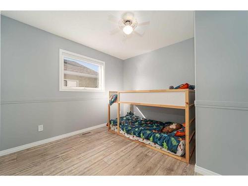 35 Squamish Boulevard West, Lethbridge, AB - Indoor Photo Showing Bedroom