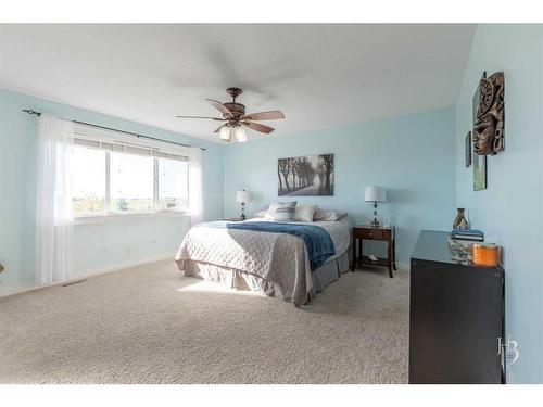 409 Arbourwood Terrace South, Lethbridge, AB - Indoor Photo Showing Bedroom