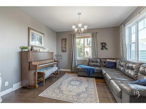 409 Arbourwood Terrace South, Lethbridge, AB - Indoor Photo Showing Living Room