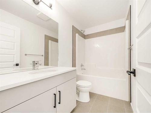 237 Blackwolf Place North, Lethbridge, AB - Indoor Photo Showing Bathroom