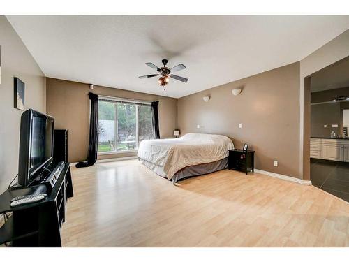 13538 19Th Avenue, Blairmore, AB - Indoor Photo Showing Bedroom