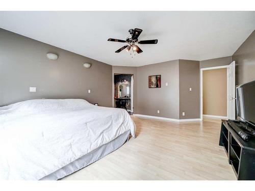 13538 19Th Avenue, Blairmore, AB - Indoor Photo Showing Bedroom