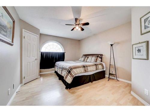 13538 19Th Avenue, Blairmore, AB - Indoor Photo Showing Bedroom