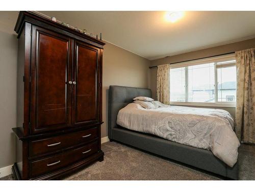 523 Firelight Place West, Lethbridge, AB - Indoor Photo Showing Bedroom