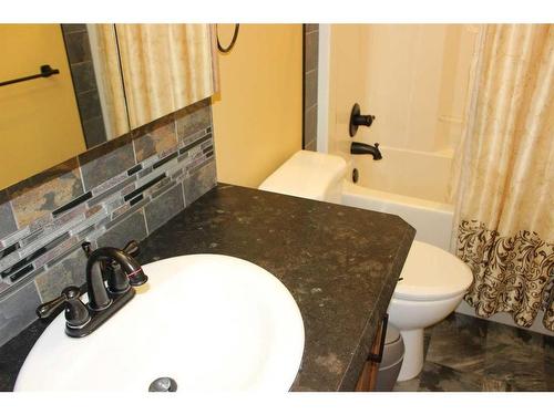 751 Northridge Street, Picture Butte, AB - Indoor Photo Showing Bathroom