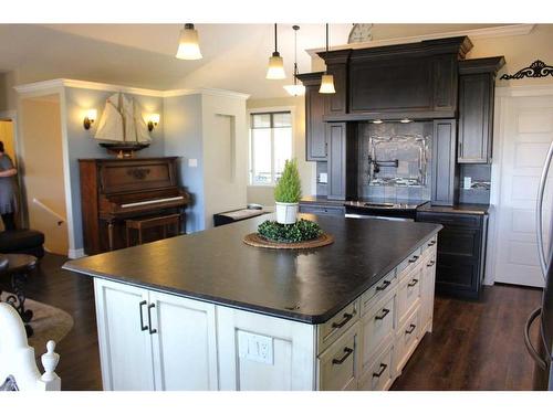 751 Northridge Street, Picture Butte, AB - Indoor Photo Showing Kitchen