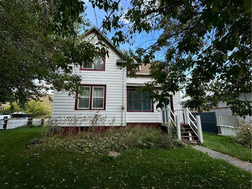 677 Frederick Street, Pincher Creek, AB - Outdoor