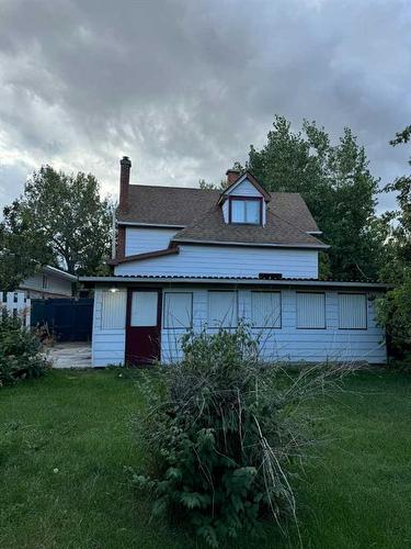 677 Frederick Street, Pincher Creek, AB - Outdoor