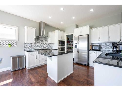 526 Twinriver Road West, Lethbridge, AB - Indoor Photo Showing Kitchen With Upgraded Kitchen