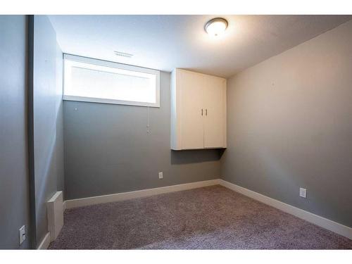 526 Twinriver Road West, Lethbridge, AB - Indoor Photo Showing Other Room