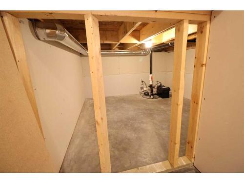 609 10 Avenue West, Barnwell, AB - Indoor Photo Showing Basement