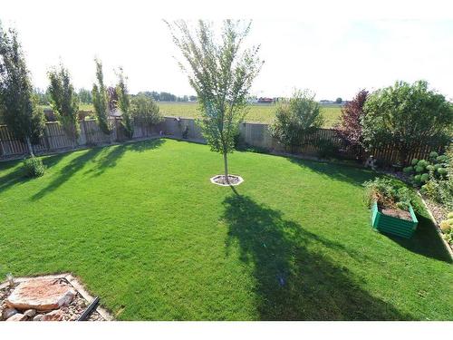 609 10 Avenue West, Barnwell, AB - Outdoor With Backyard