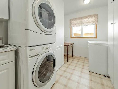 1314 Waterton Road South, Lethbridge, AB - Indoor Photo Showing Laundry Room