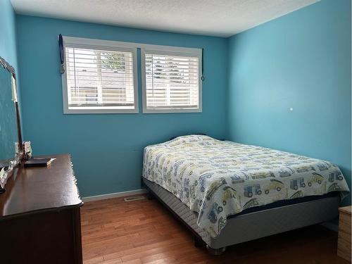 349 S 3 Street West, Magrath, AB - Indoor Photo Showing Bedroom