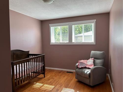 349 S 3 Street West, Magrath, AB - Indoor Photo Showing Bedroom