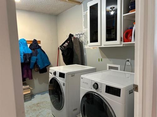 349 S 3 Street West, Magrath, AB - Indoor Photo Showing Laundry Room