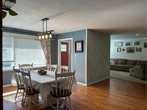 349 S 3 Street West, Magrath, AB - Indoor Photo Showing Dining Room