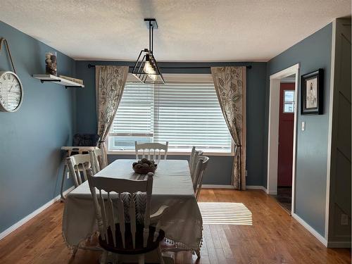 349 S 3 Street West, Magrath, AB - Indoor Photo Showing Dining Room