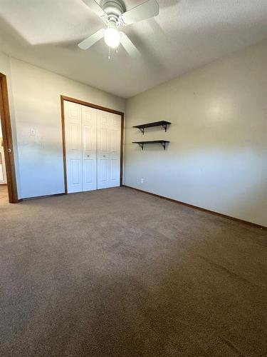 228 Mt Blakiston Road West, Lethbridge, AB - Indoor Photo Showing Other Room