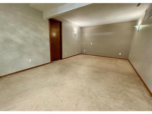 228 Mt Blakiston Road West, Lethbridge, AB - Indoor Photo Showing Other Room