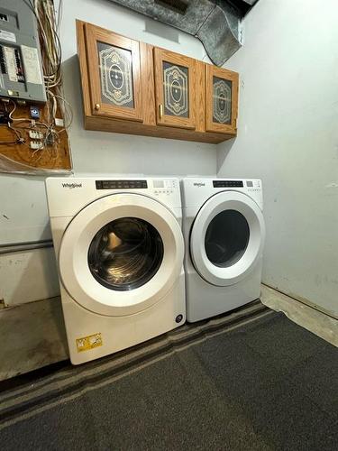 228 Mt Blakiston Road West, Lethbridge, AB - Indoor Photo Showing Laundry Room