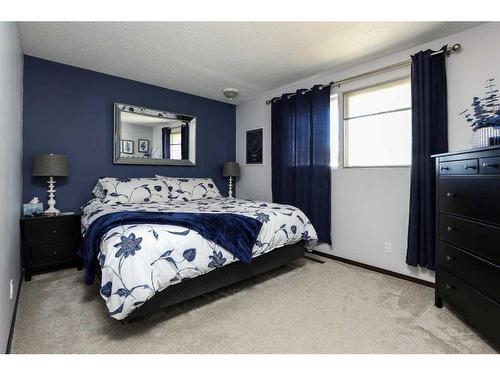 2434 7A Avenue North, Lethbridge, AB - Indoor Photo Showing Bedroom