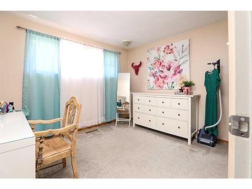 2434 7A Avenue North, Lethbridge, AB - Indoor Photo Showing Bedroom