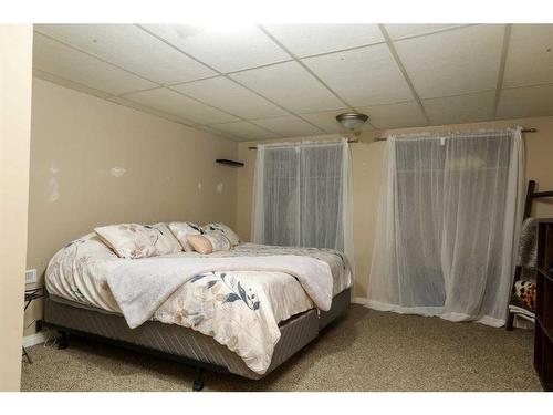 2434 7A Avenue North, Lethbridge, AB - Indoor Photo Showing Bedroom