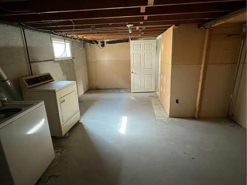 241 1 Street West, Cardston, AB - Indoor Photo Showing Basement