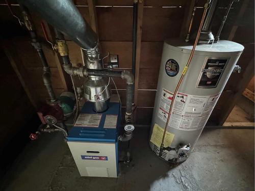 241 1 Street West, Cardston, AB - Indoor Photo Showing Basement