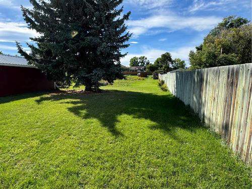 241 1 Street West, Cardston, AB - Outdoor