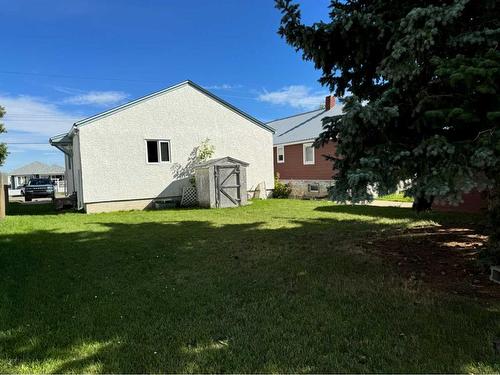 241 1 Street West, Cardston, AB - Outdoor