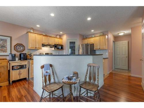 16 Rivercrest Court West, Lethbridge, AB - Indoor Photo Showing Kitchen